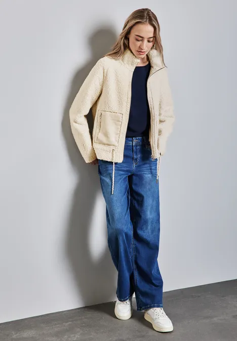 Teddy Jacke pearly white