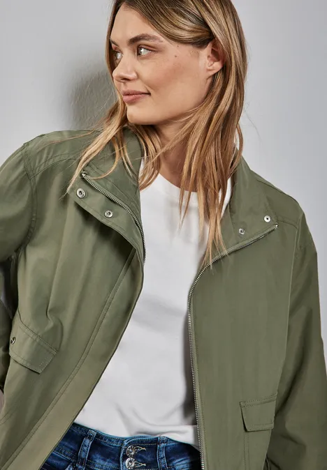 Kurze Jacke mit Stehkragen summer khaki