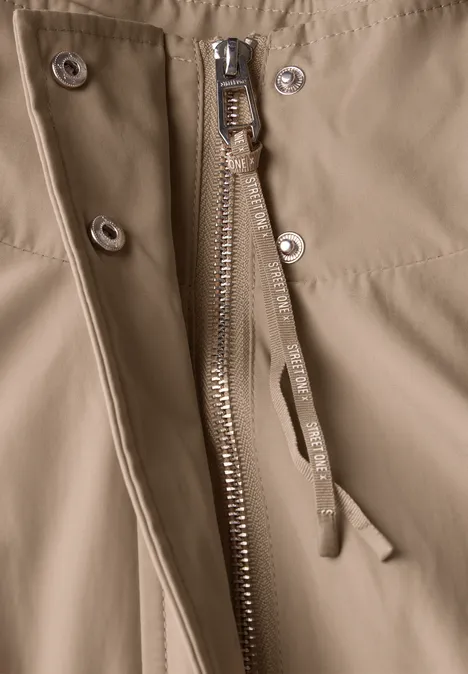 Kurze Jacke mit Stehkragen desert beige