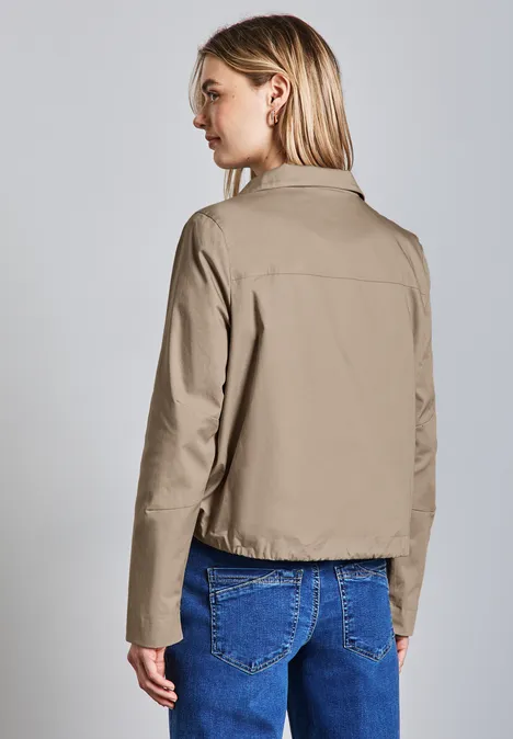 Kurze Jacke mit Stehkragen safari beige