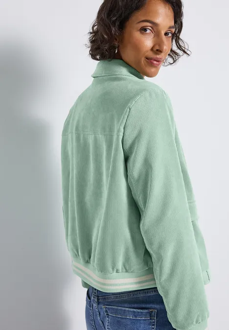 Kurze Cordjacke serene green