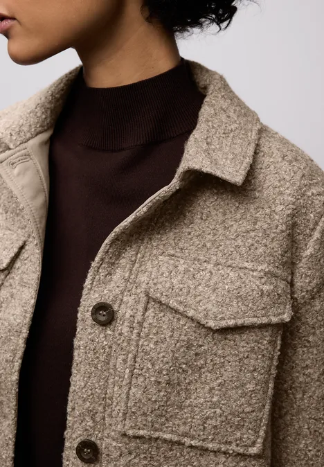Overshirt in Wolloptik light terra mocha mel.