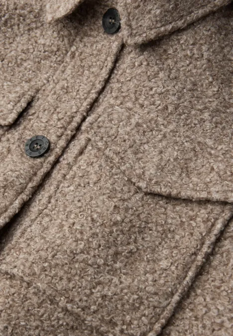 Overshirt in Wolloptik light terra mocha mel.