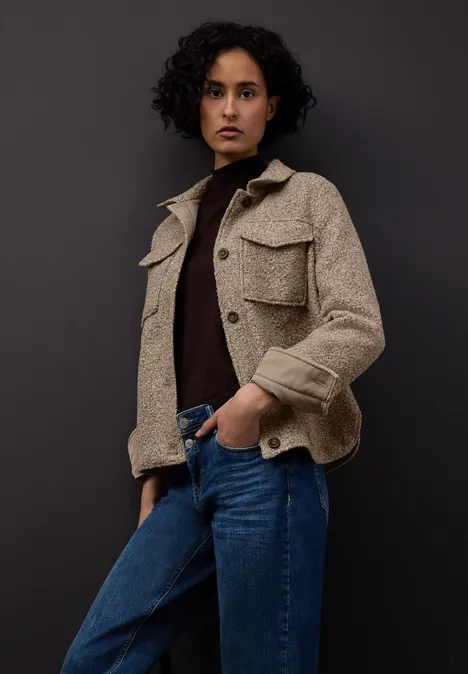 Overshirt in Wolloptik light terra mocha mel.