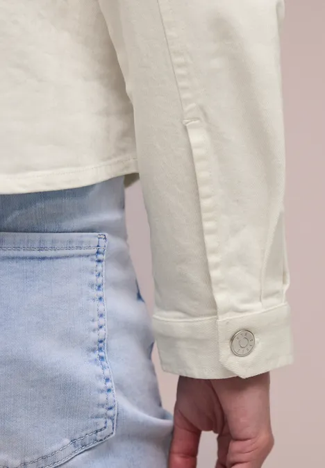 Jeansjacke mit Knopfleiste und Stickerei Ecru Washed Jeansjacke mit Knopfleiste und Stickerei Ecru Washed