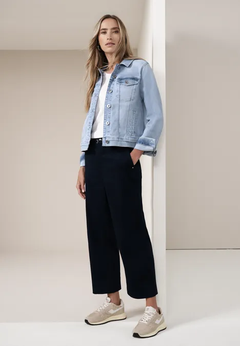 Jeansjacke mit Brusttaschen und Knöpfen Light blue washed