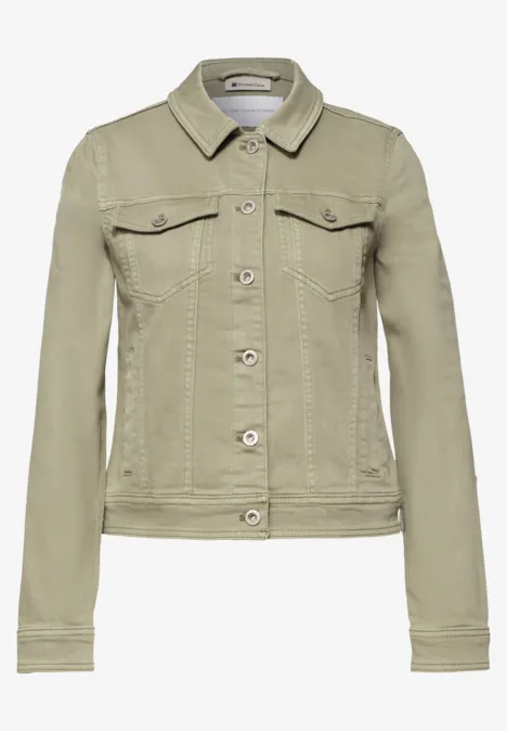 Khakifarbene Damen-Jeansjacke mit Knopfleiste und zwei Brusttaschen.