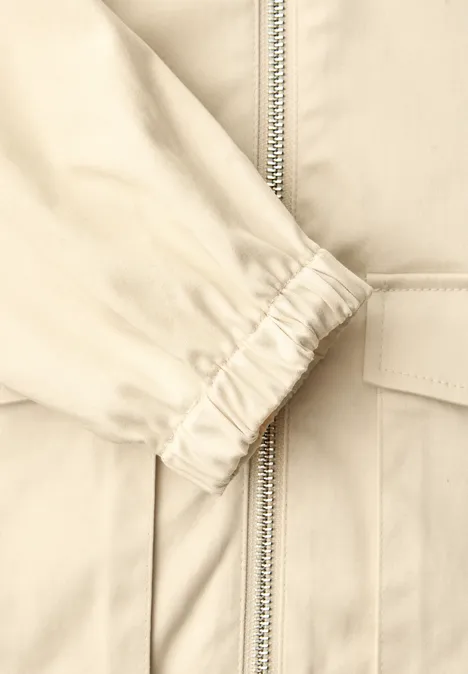 Jas met trekkoord smoke beige Jas met trekkoord smoke beige