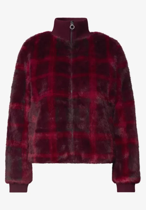 Fake Fur Blouson mit Strickdetails und Print plummy brown Rote, flauschige Jacke mit Karomuster und durchgehendem Reißverschluss