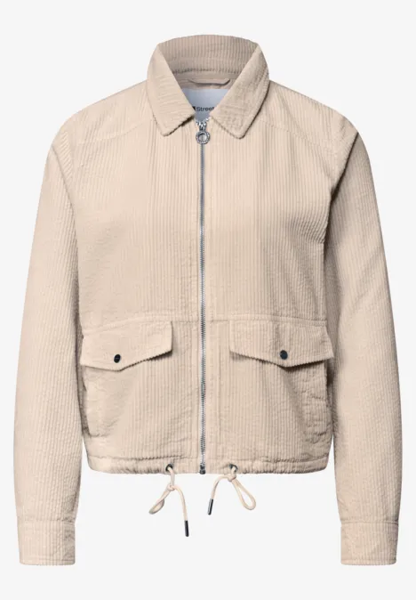 Cordjacke mit Hemdkragen und Zipper clay sand Beige Cord-Jacke mit Reißverschluss, Hemdkragen, zwei Klappentaschen und Kordelzug am Saum.