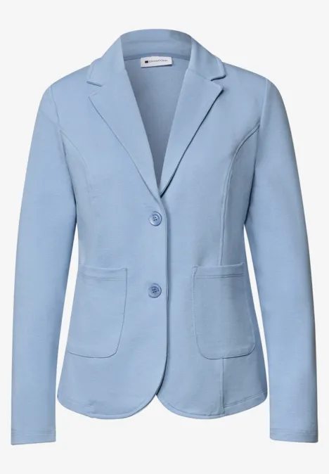 Blazer basique uni northern blue mel. Hellblauer, taillierter Damenblazer mit Reverskragen und zwei Knöpfen, aufgesetzten Taschen und schmaler Passform.