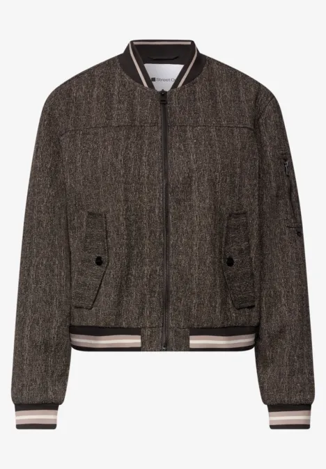 Blouson mit Herringbone-Muster black coffee Braune Bomberjacke aus grob gewebtem Stoff mit Reißverschluss, aufgesetzten Taschen und gestreiften Bündchen.