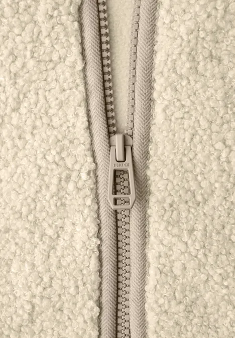 Przytulna kamizelka eggshell ecru