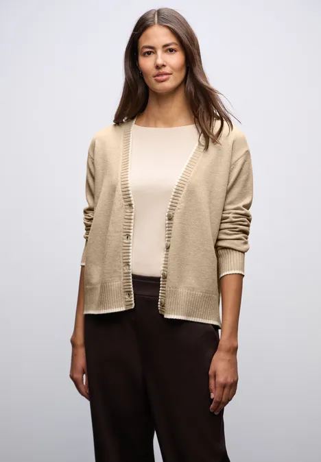 Cardigan mit Kontrastdetails sanded beige mel. Cardigan mit Kontrastdetails sanded beige mel.