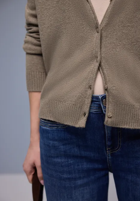 Kuscheliger V-Neck Cardigan light terra mocha mel. Kuscheliger V-Neck Cardigan light terra mocha mel.