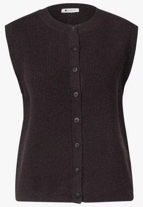 Zwarte mouwloze gebreide gilet met ronde hals en knoopsluiting.