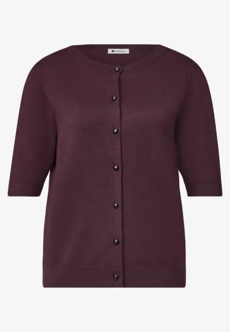 Kurzarm Cardigan mit Rundhals und Knöpfen rustic rouge Dunkelviolette Damen-Strickjacke mit halblangen Ärmeln und Knopfleiste.