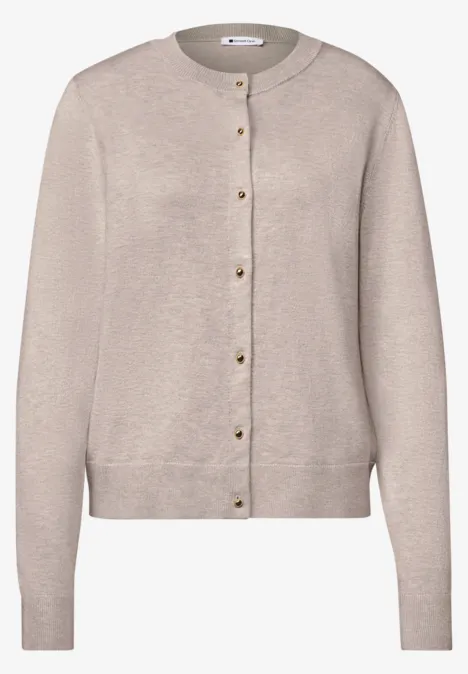 Cardigan beige léger avec encolure ronde et boutonnage avant.