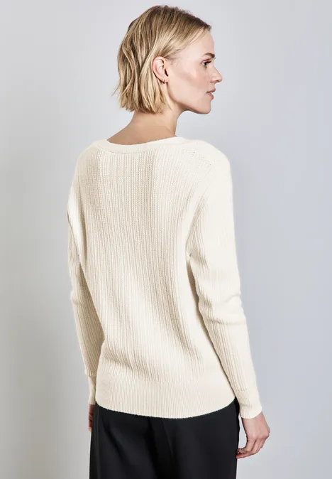 Kuscheliger V-Neck Pullover lucid white