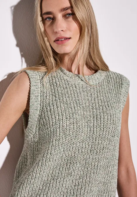 Stricktop milky green