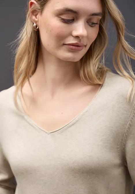 V-Neck Pullover tusk cream mel. V-Neck Pullover tusk cream mel.