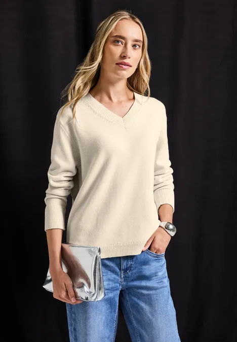 V-Neck Pullover tusk cream
