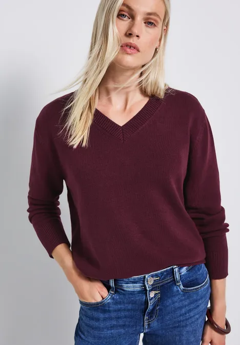 V-Neck Pullover wildberry red
