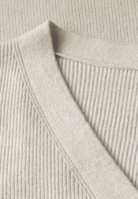 Basic V-Neck Pullover tusk cream mel.