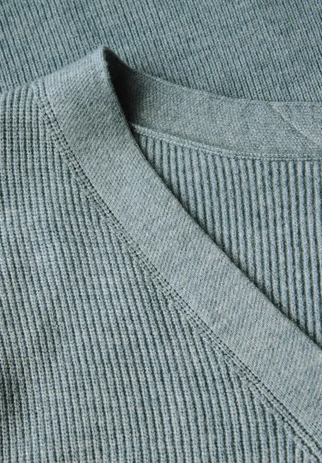 Basic V-Neck Pullover nile blue mel.