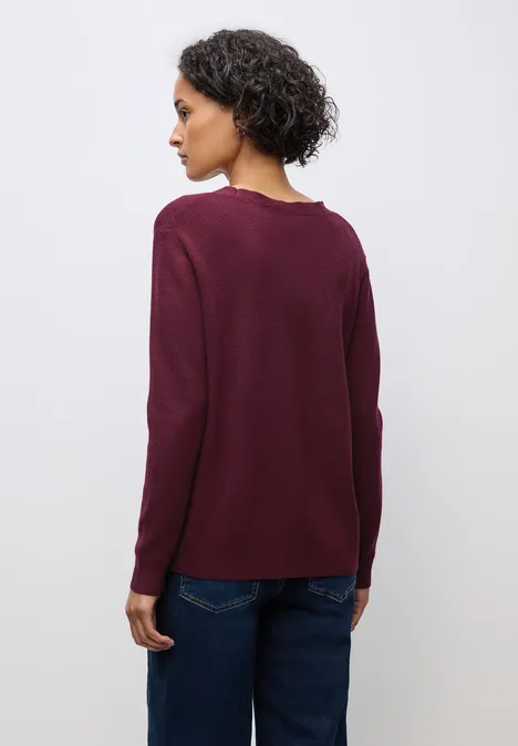 Basic V-Neck Pullover wildberry red