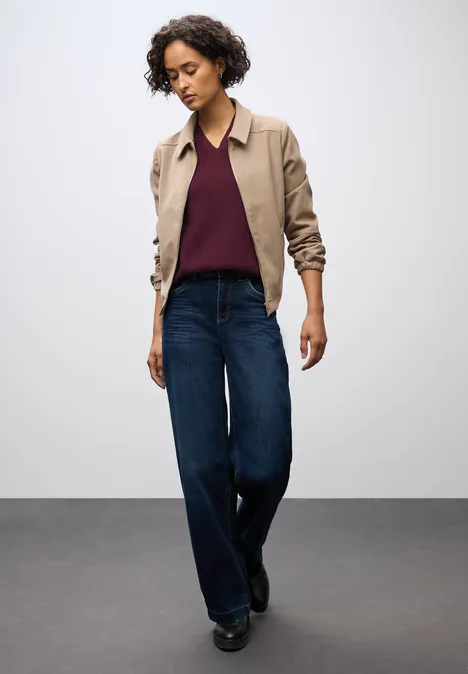 Basic V-Neck Pullover wildberry red