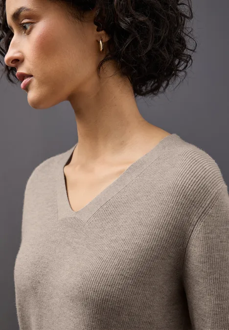 Basic V-Neck Pullover mocha dream mel.