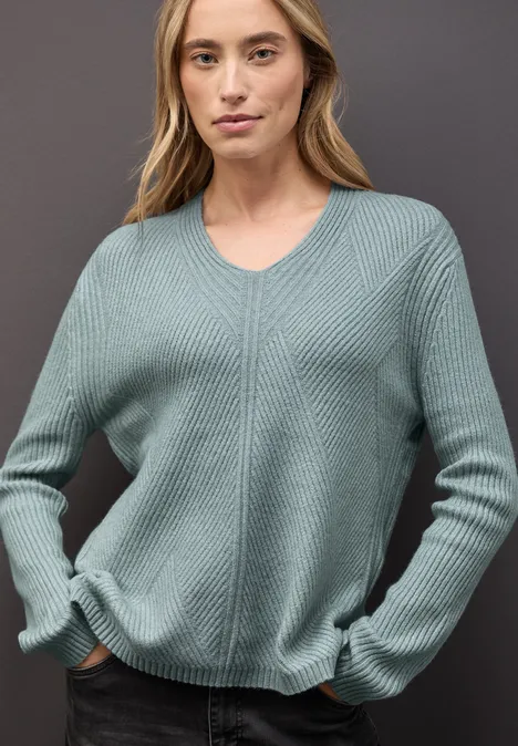 Strukturalny sweter z dekoltem w szpic nile blue mel.