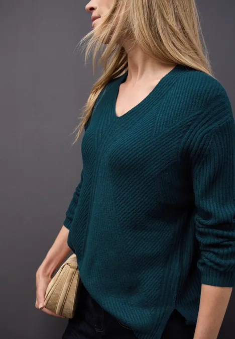 Strukturalny sweter z dekoltem w szpic tide blue