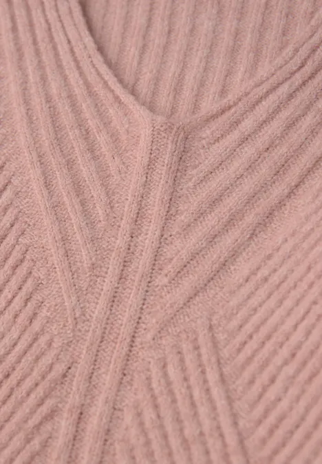 Strukturalny sweter z dekoltem w szpic faded rose mel.