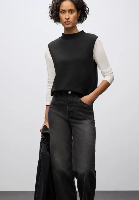 Ärmelloser Pullover Black