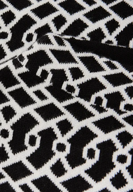 Cosy Jacquard Pullover Black Cosy Jacquard Pullover Black