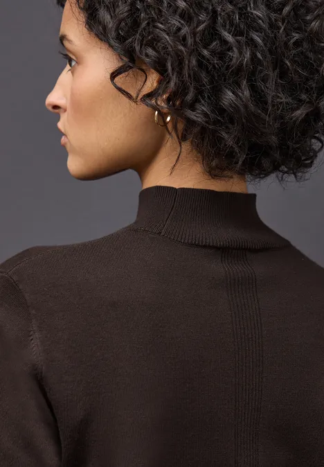 Trui met col deep roast brown Trui met col deep roast brown