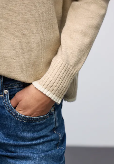 Pullover mit Kontrastdetails sanded beige mel.