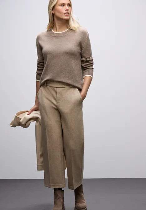 Trui met contrasterende details silk brown mel. Trui met contrasterende details silk brown mel.