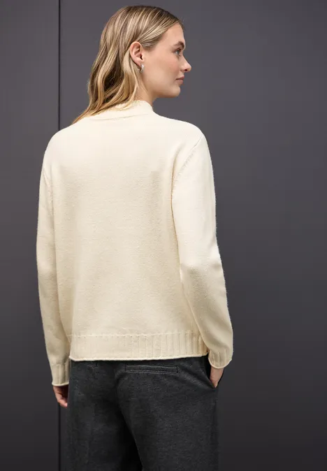 Basic Turtleneck Pullover soft beige