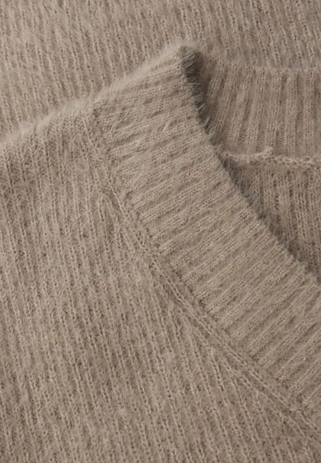 Kuscheliger V-Neck Pullover mocha glow