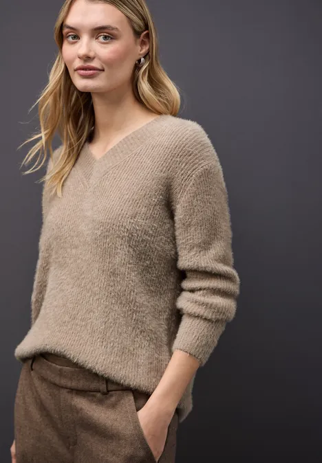 Kuscheliger V-Neck Pullover mocha glow