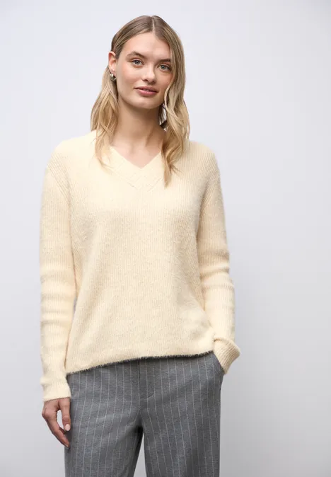 Kuscheliger V-Neck Pullover soft beige