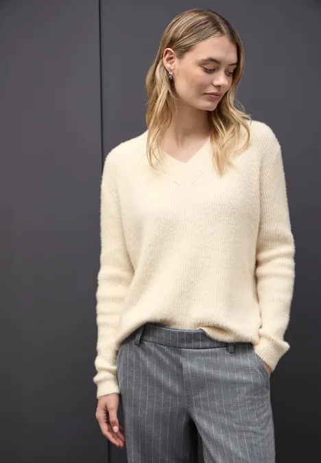 Kuscheliger V-Neck Pullover soft beige