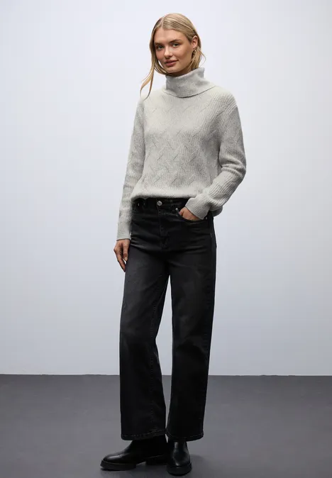 Gezellige trui met structuur pelican grey mel.