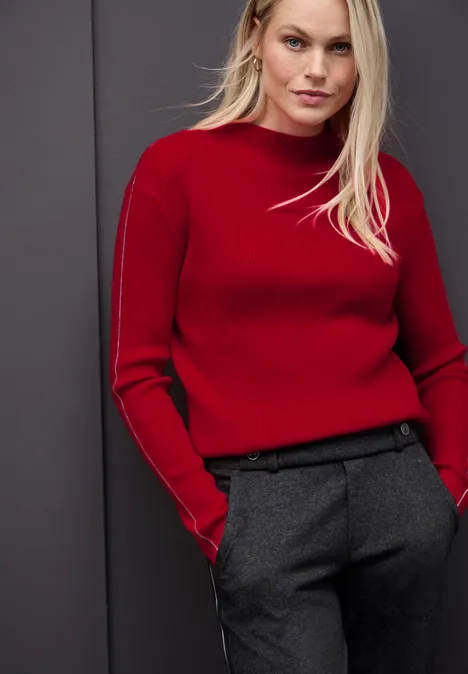 Pullover in Rippstruktur racing red