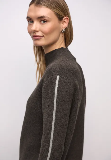 Trui met tape details rustic brown mel.