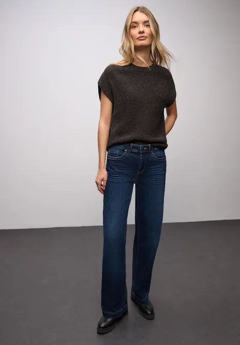 Mouwloze chenille trui darkest brown