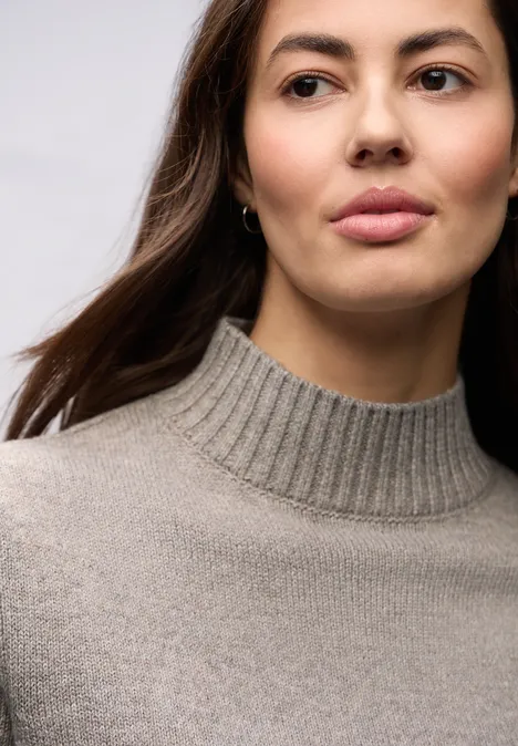 Trui met tape details muted mocha mel.